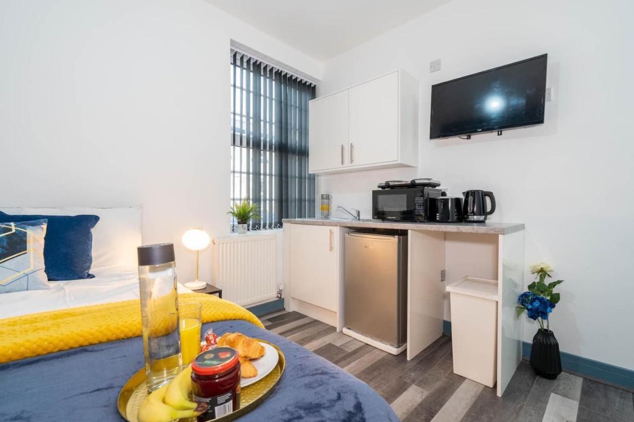 Autumn Oasis - Chic Studio In West Midlands Apartment เบอร์มิงแฮม ภายนอก รูปภาพ