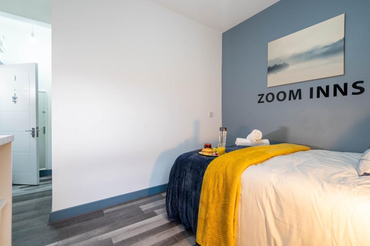 Autumn Oasis - Chic Studio In West Midlands Apartment เบอร์มิงแฮม ภายนอก รูปภาพ